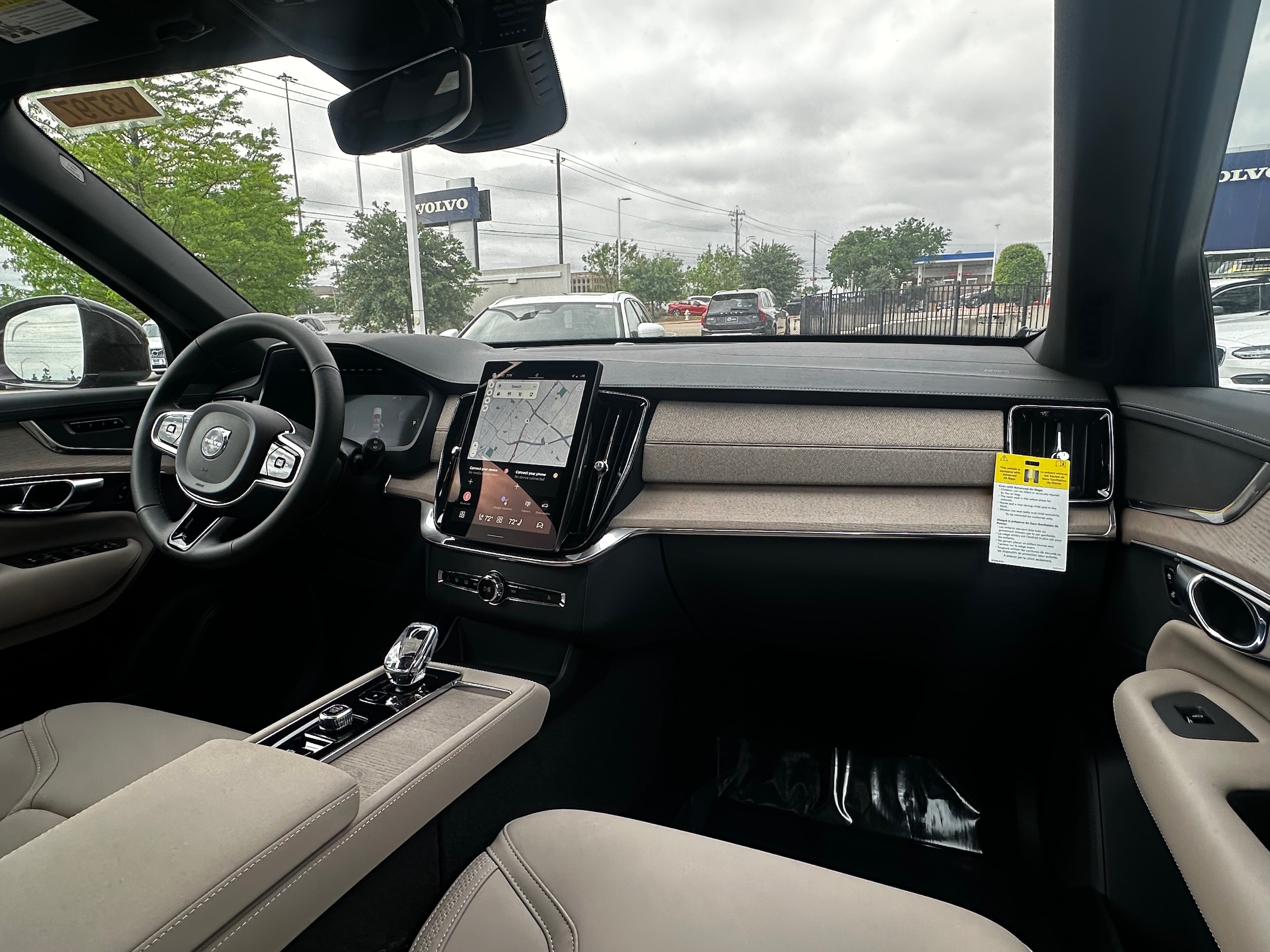 Vehicle image 10 of 14