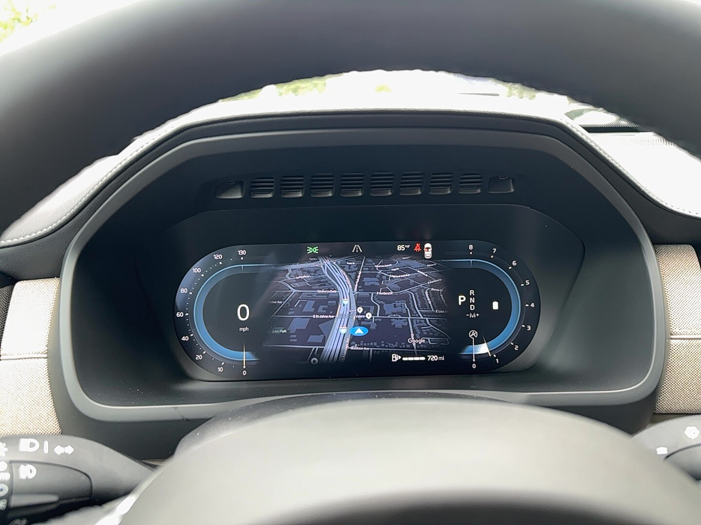 Vehicle image 22 of 26