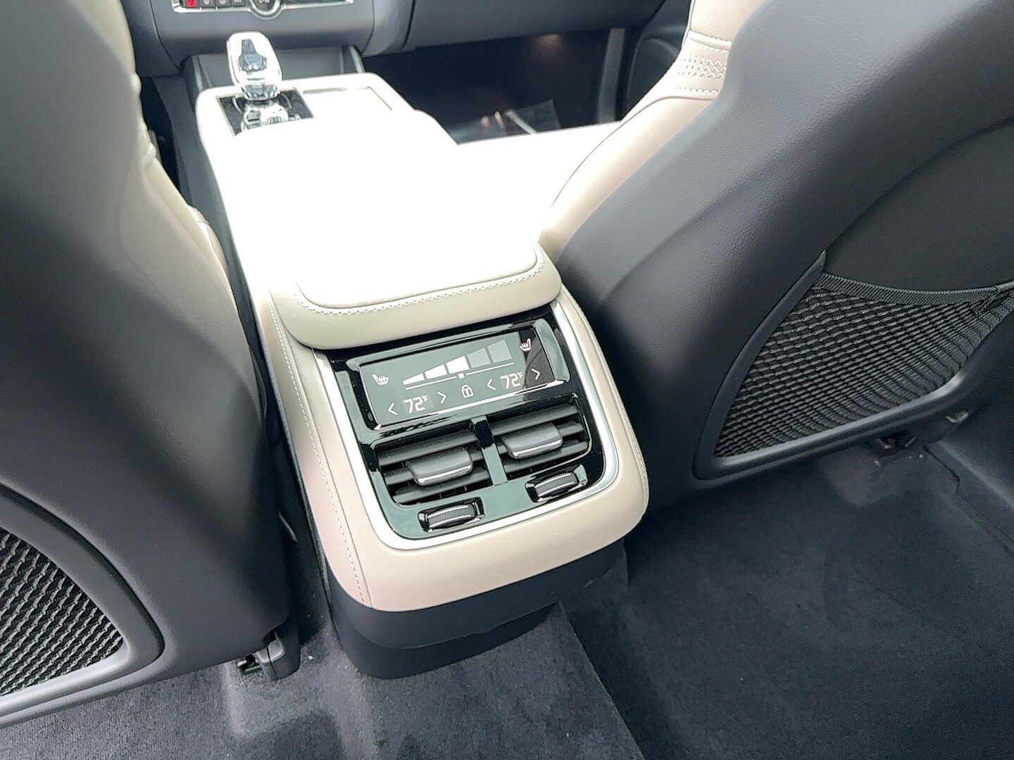 Vehicle image 18 of 26