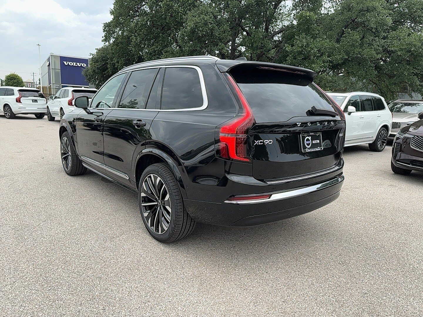 Vehicle image 7 of 26