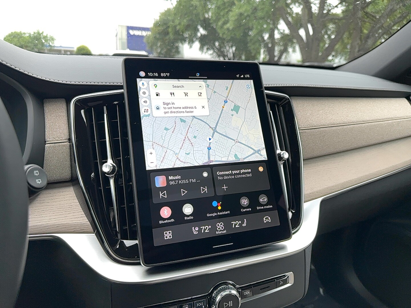 Vehicle image 23 of 26