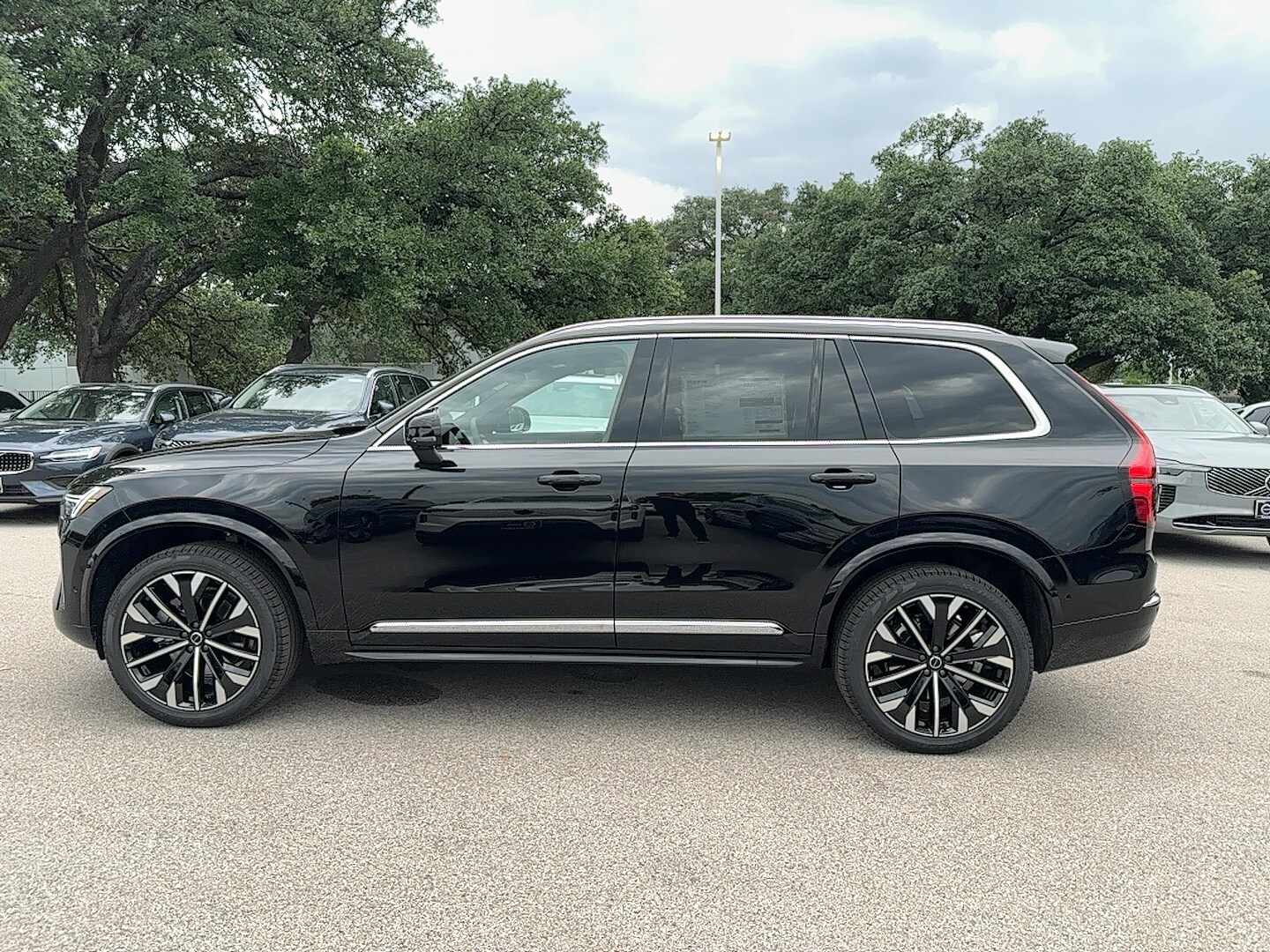 Vehicle image 8 of 26