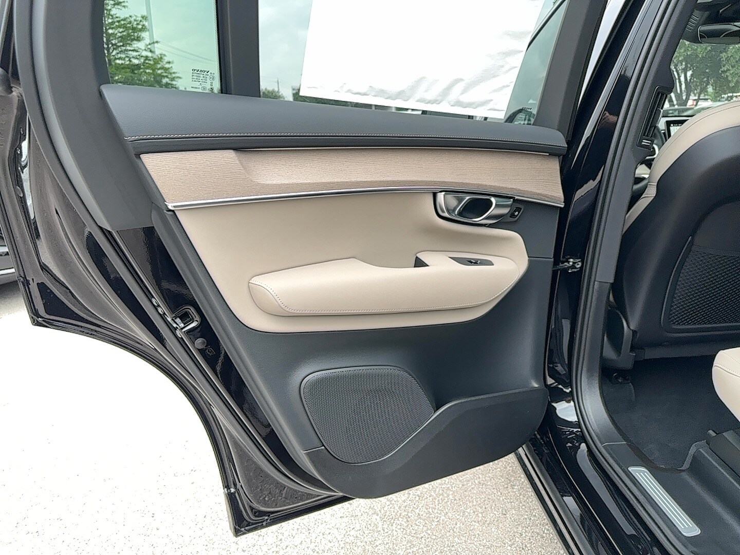 Vehicle image 15 of 26