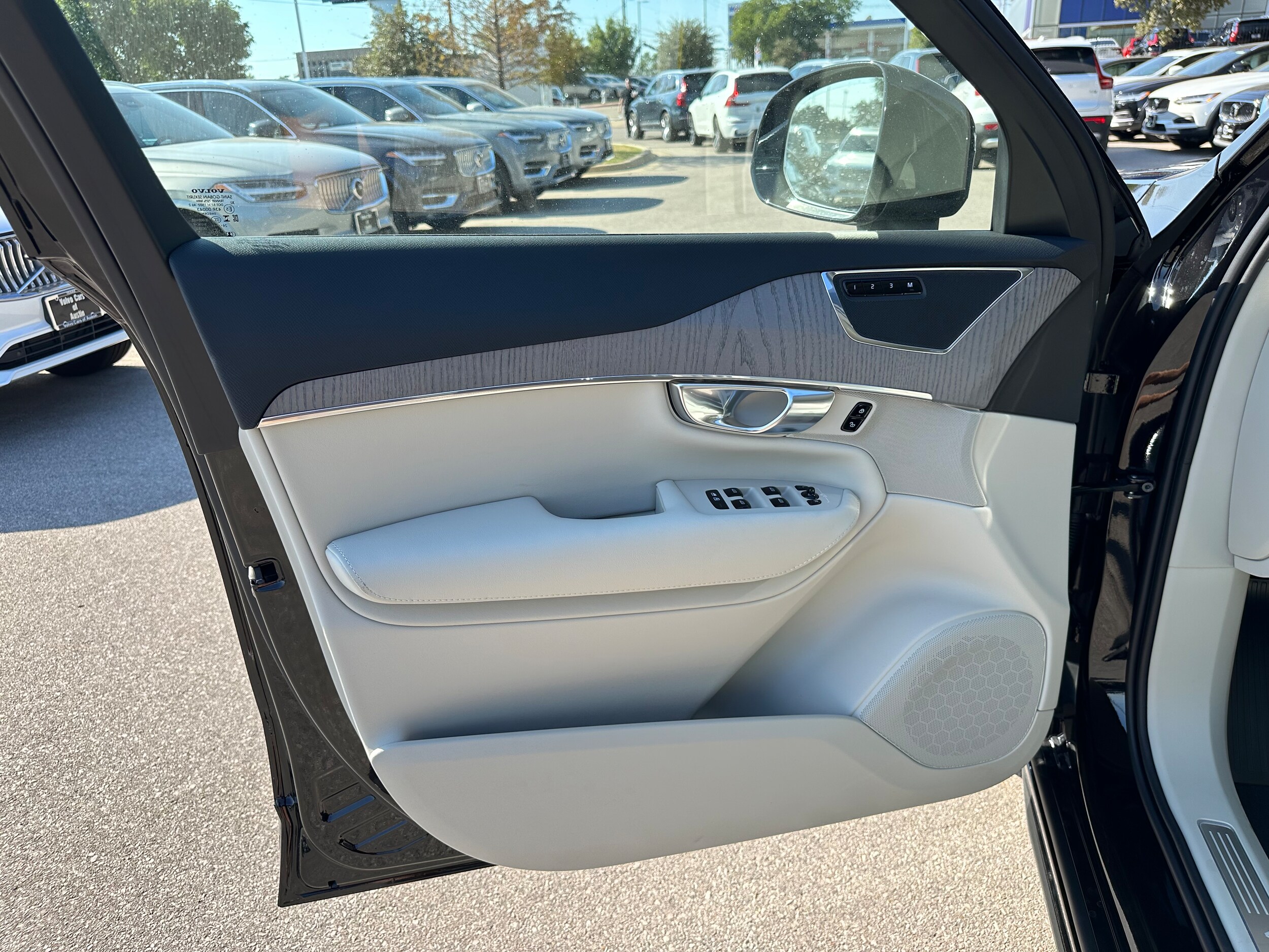 Vehicle image 15 of 15