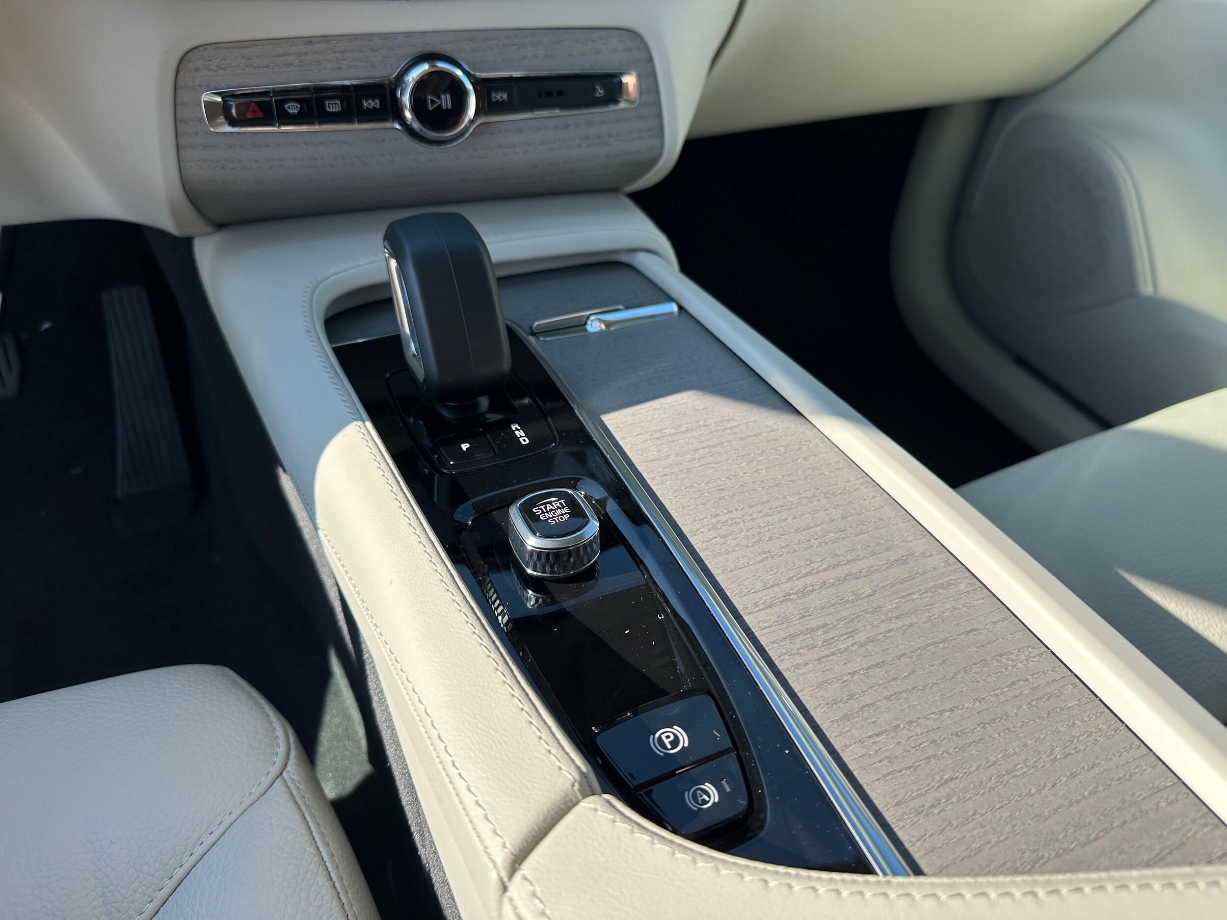 Vehicle image 12 of 15