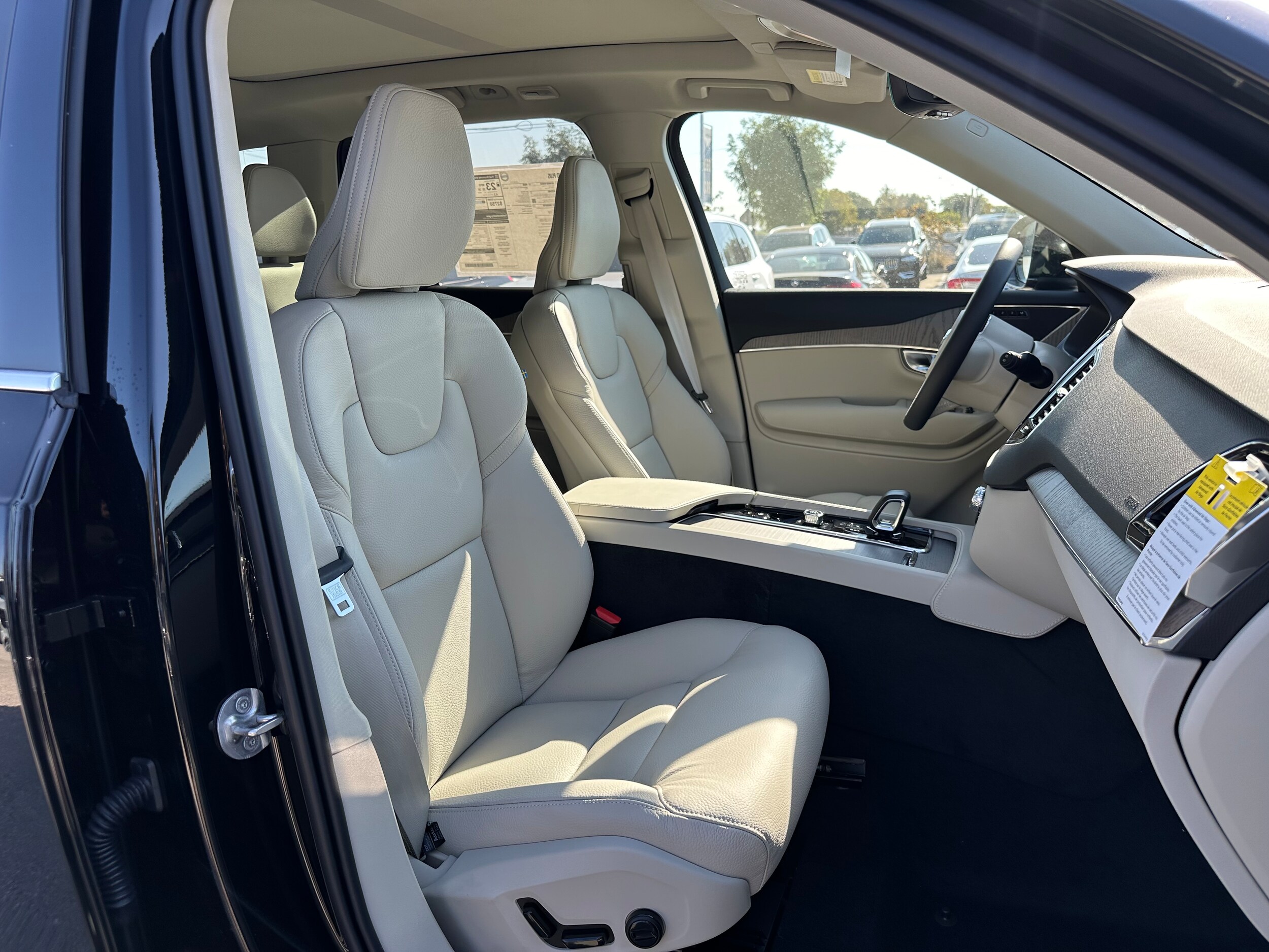 Vehicle image 8 of 15
