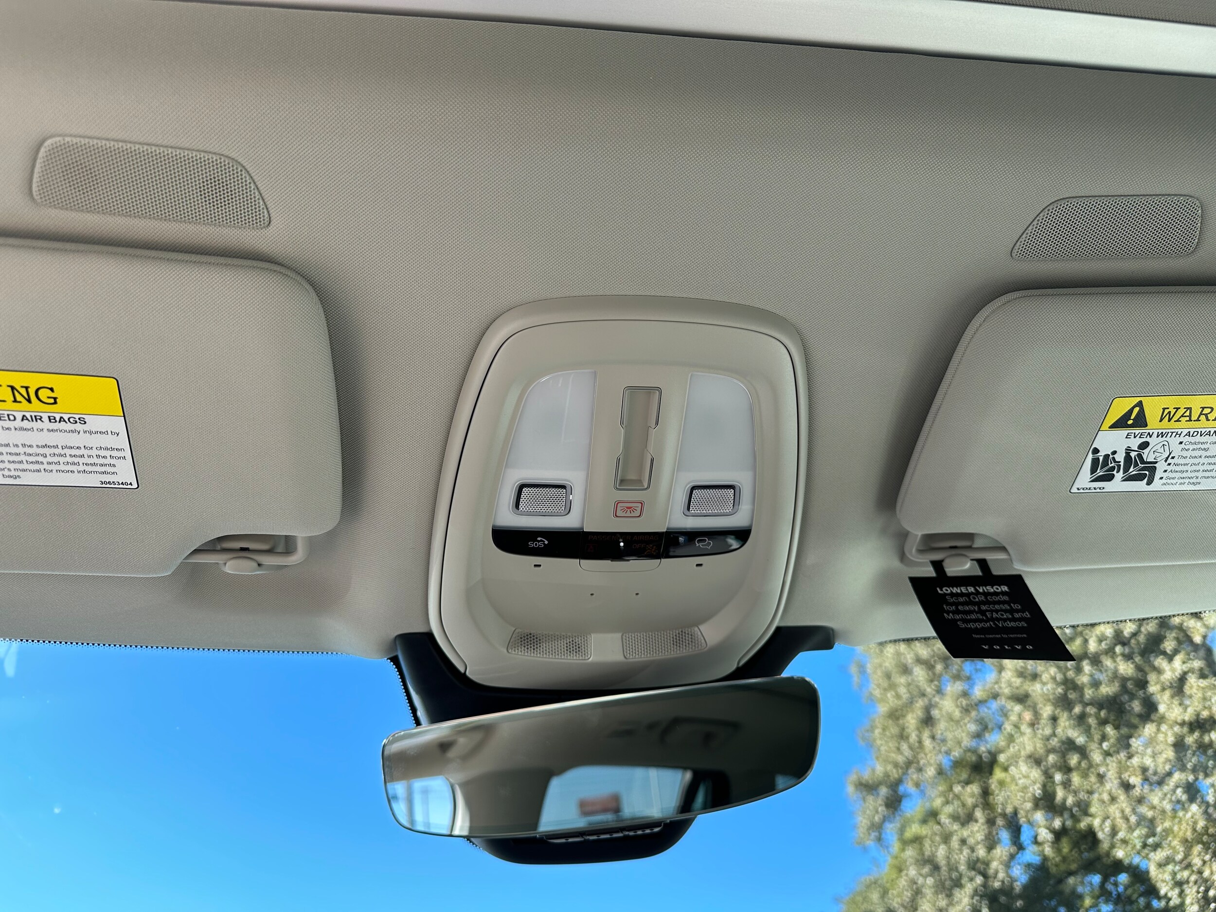 Vehicle image 14 of 16