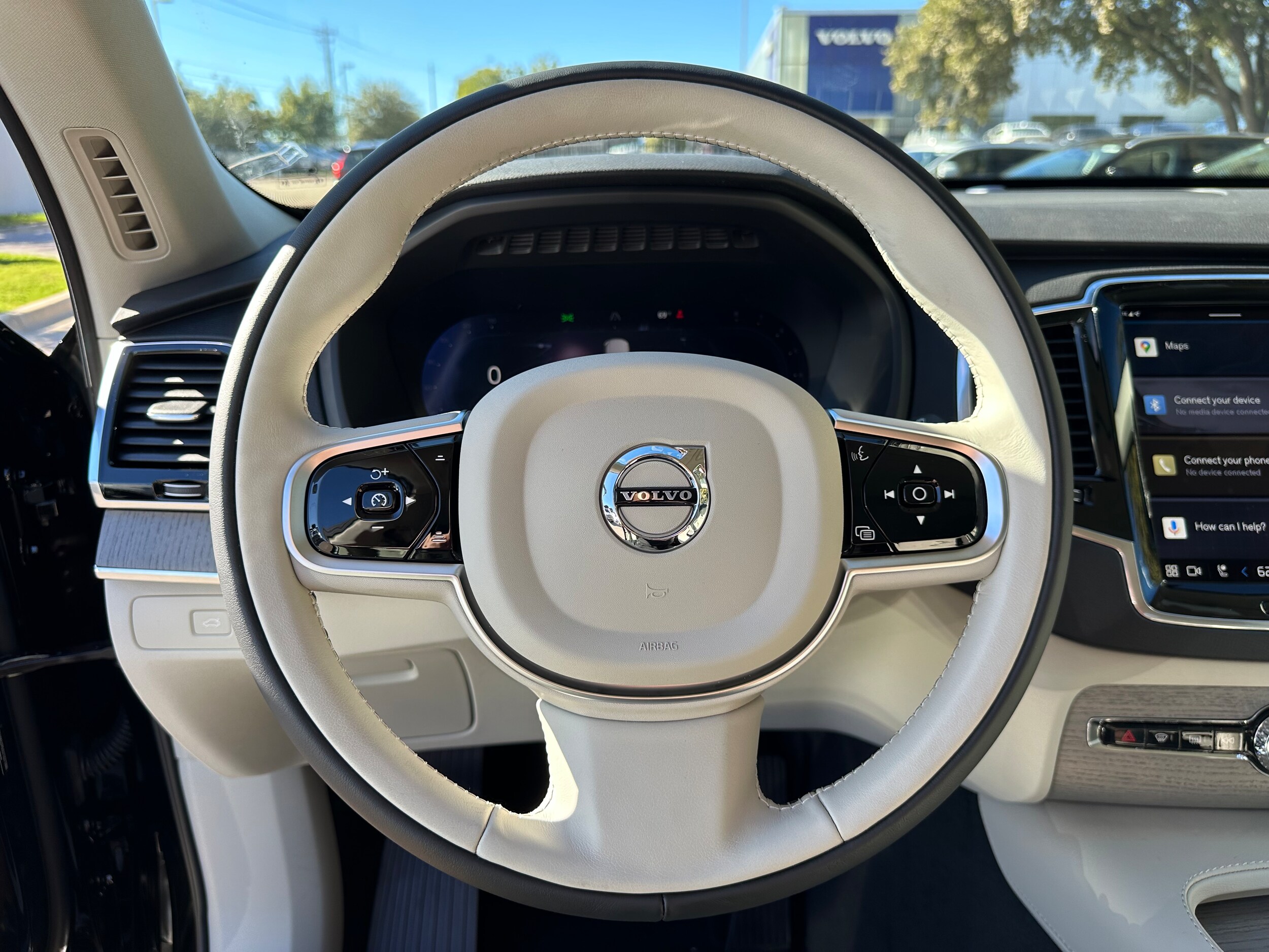 Vehicle image 13 of 16
