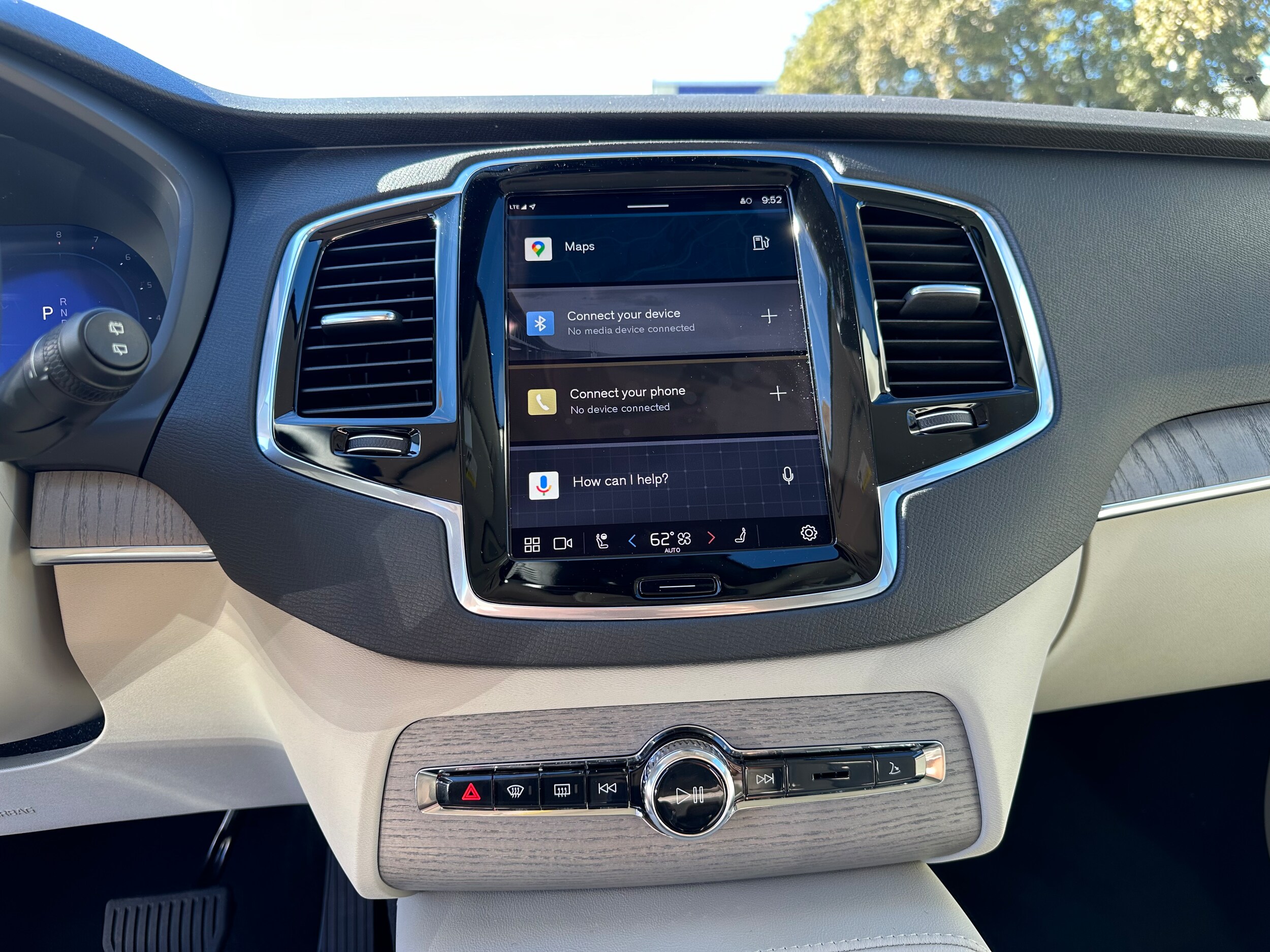 Vehicle image 11 of 16