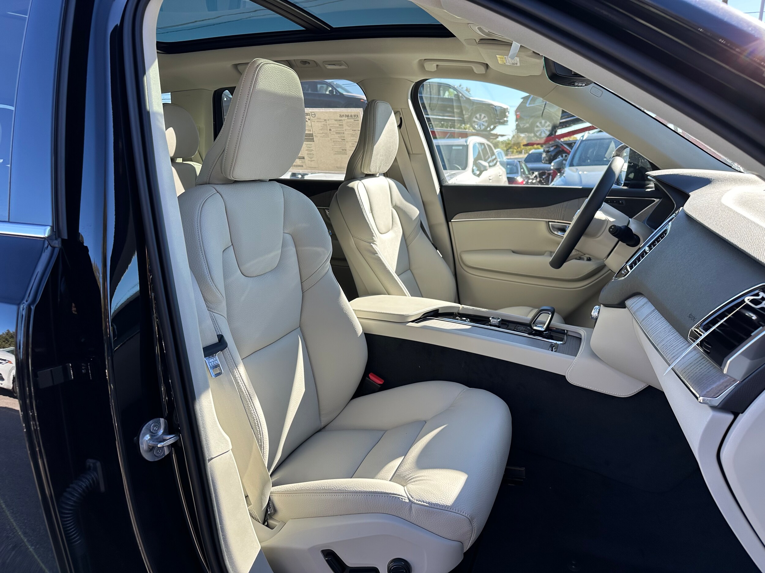 Vehicle image 8 of 16
