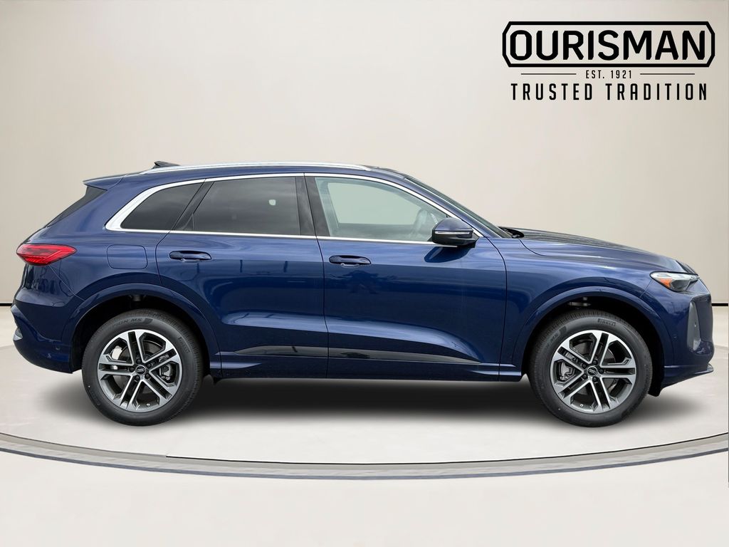 2026 Audi Q5 Premium Image 2 of 31