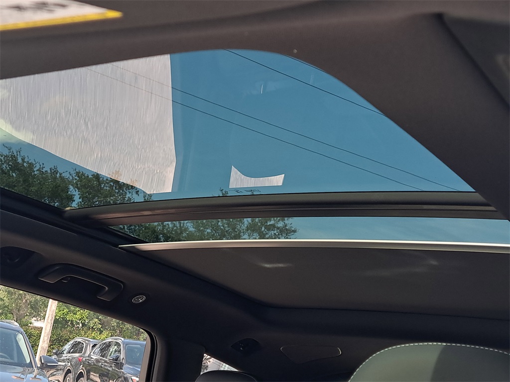 2026 Audi Q7 Prestige Image 26 of 32