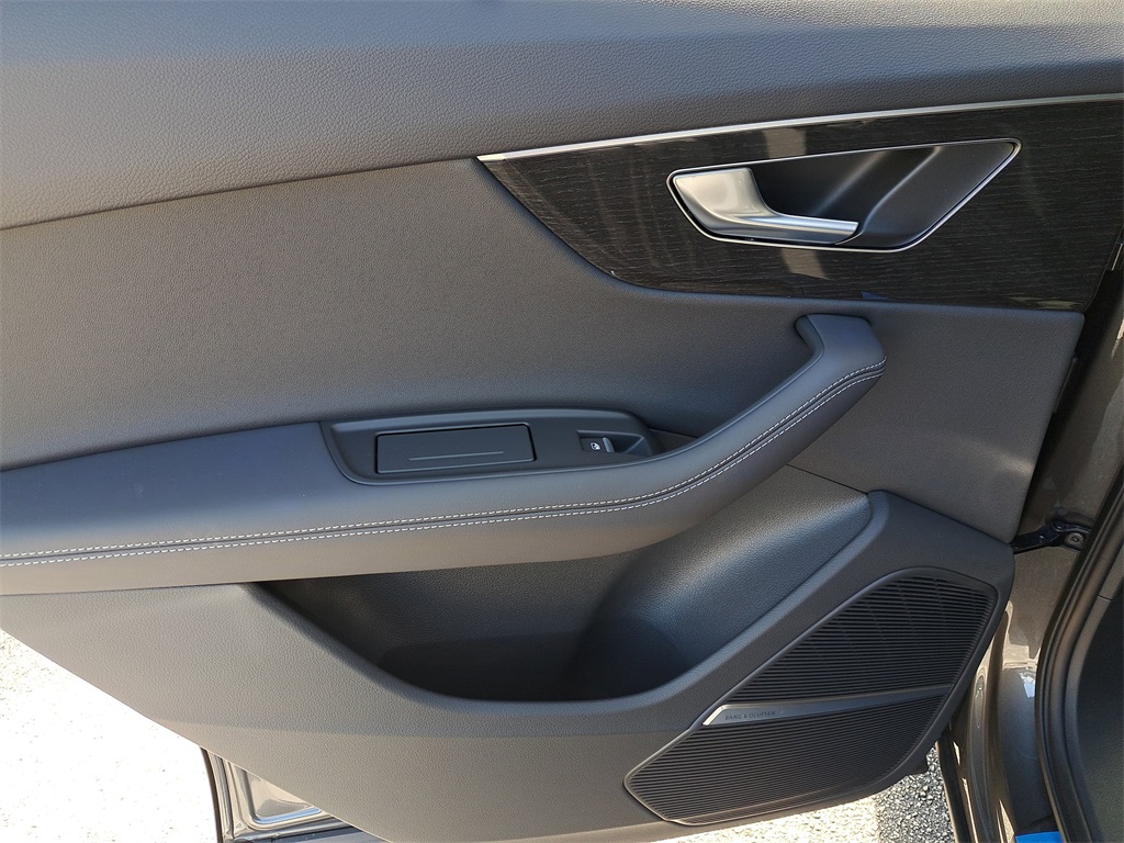 2026 Audi Q7 Prestige Image 19 of 32
