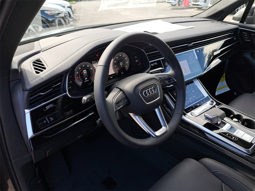 2026 Audi Q7 Prestige Image 10 of 32