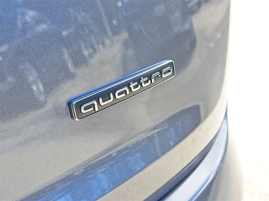 2026 Audi Q7 Prestige Image 29 of 32