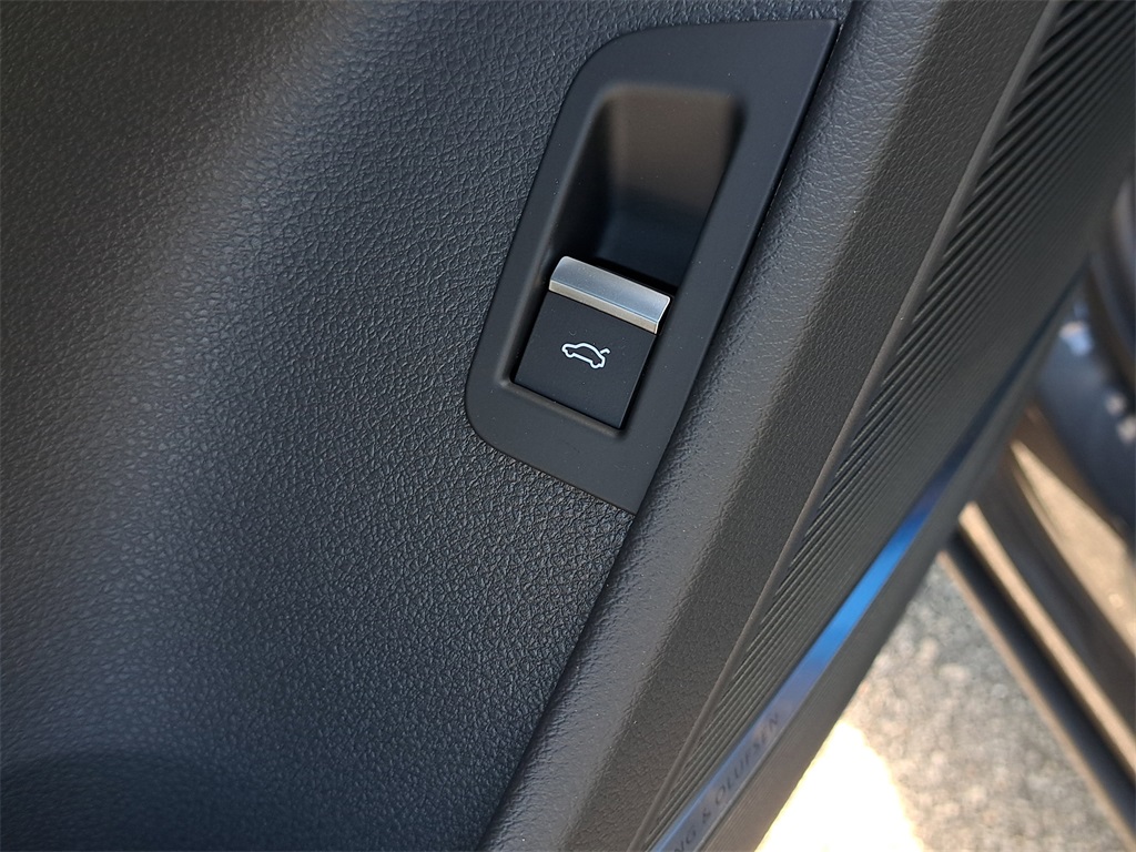 2026 Audi Q7 Prestige Image 22 of 32