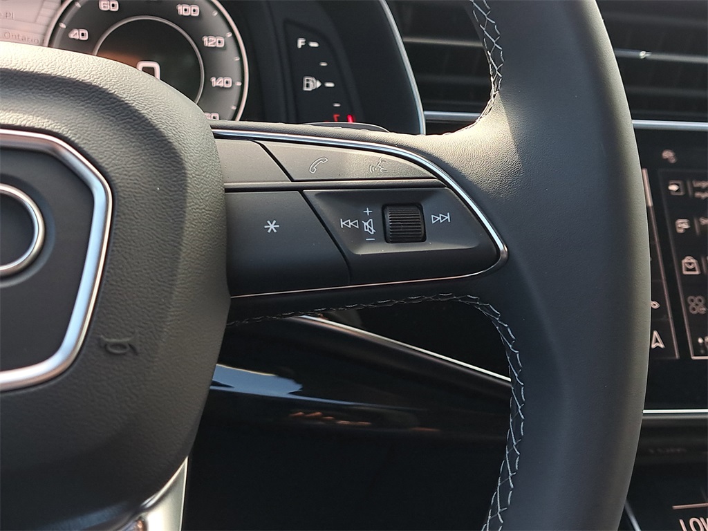 2026 Audi Q7 Prestige Image 13 of 32