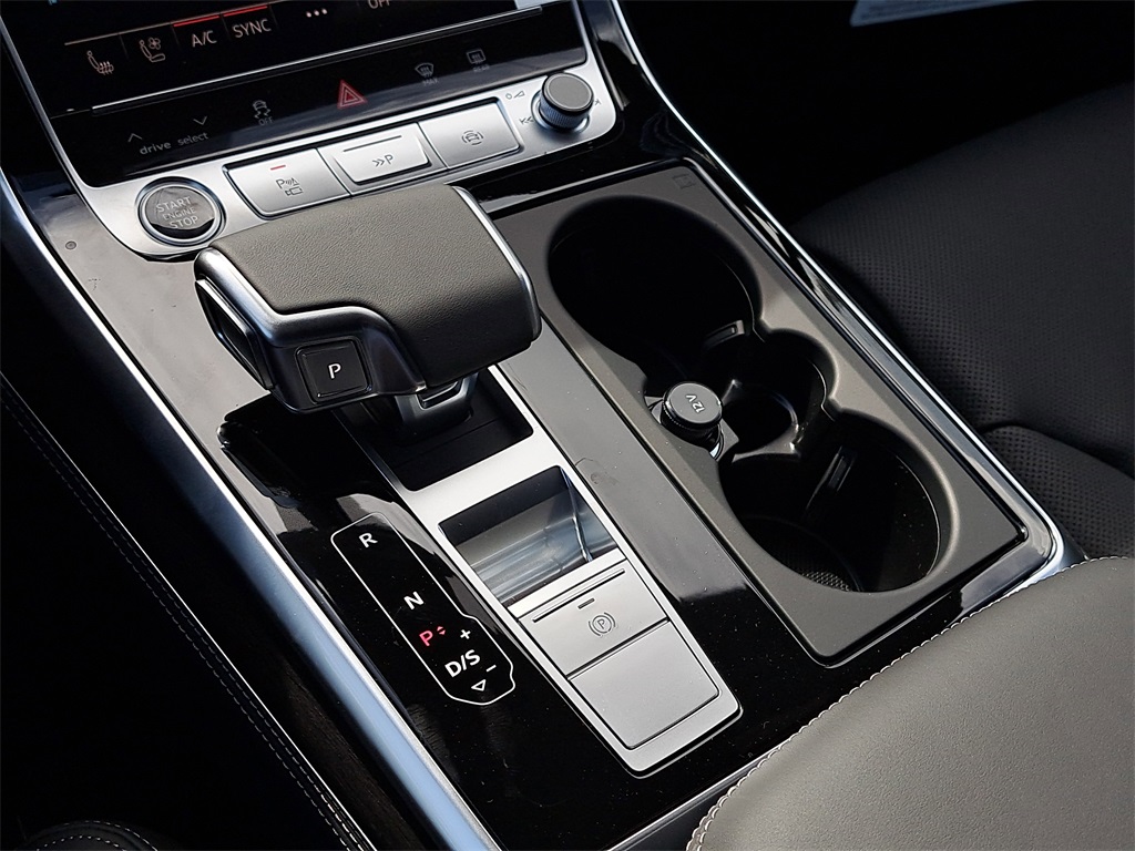 2026 Audi Q7 Prestige Image 17 of 32