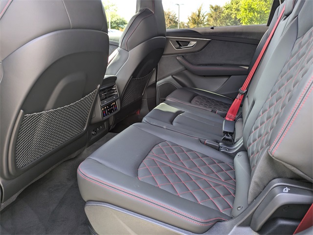 2026 Audi Q7 Prestige Image 12 of 30