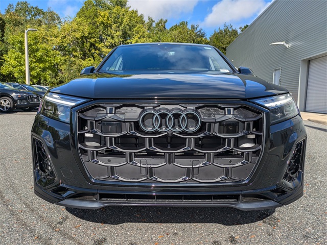 2026 Audi Q7 Prestige Image 2 of 30