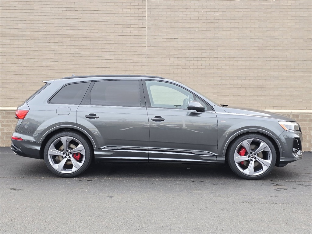 2026 Audi Q7 Prestige Image 5 of 50