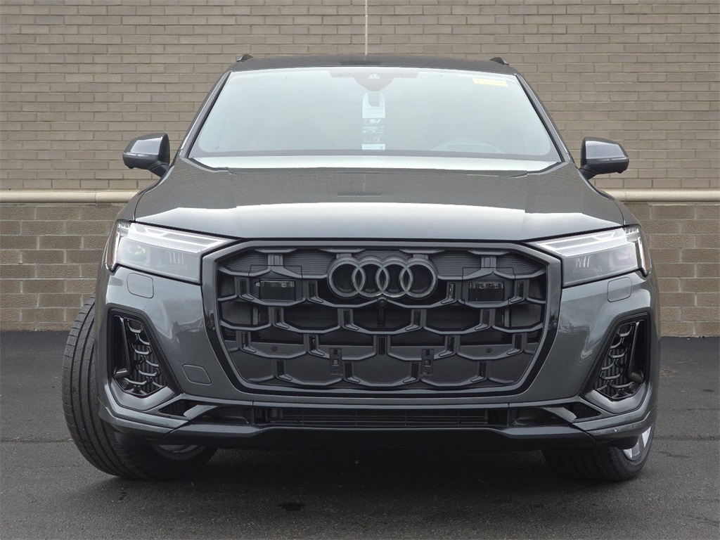 2026 Audi Q7 Prestige Image 3 of 50