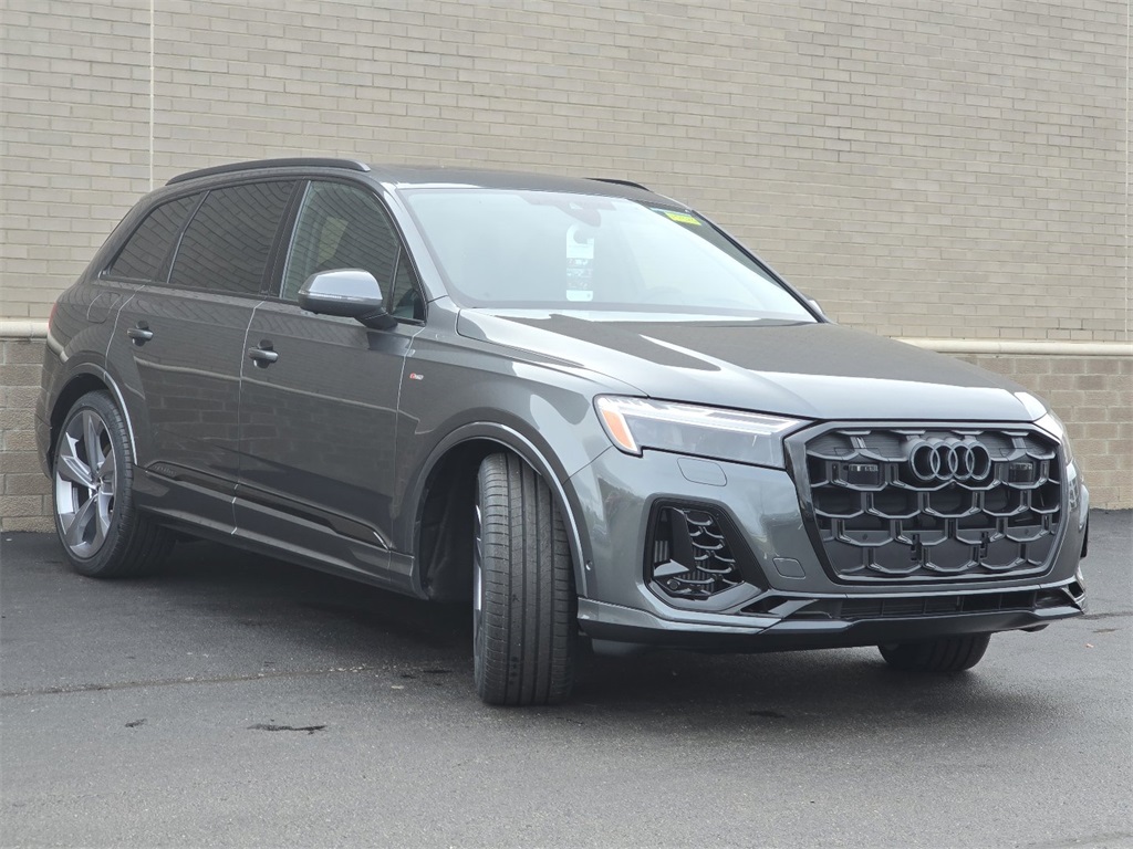 2026 Audi Q7 Prestige Image 4 of 50