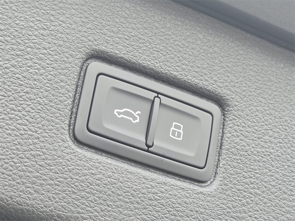 2026 Audi Q7 Prestige Image 40 of 50