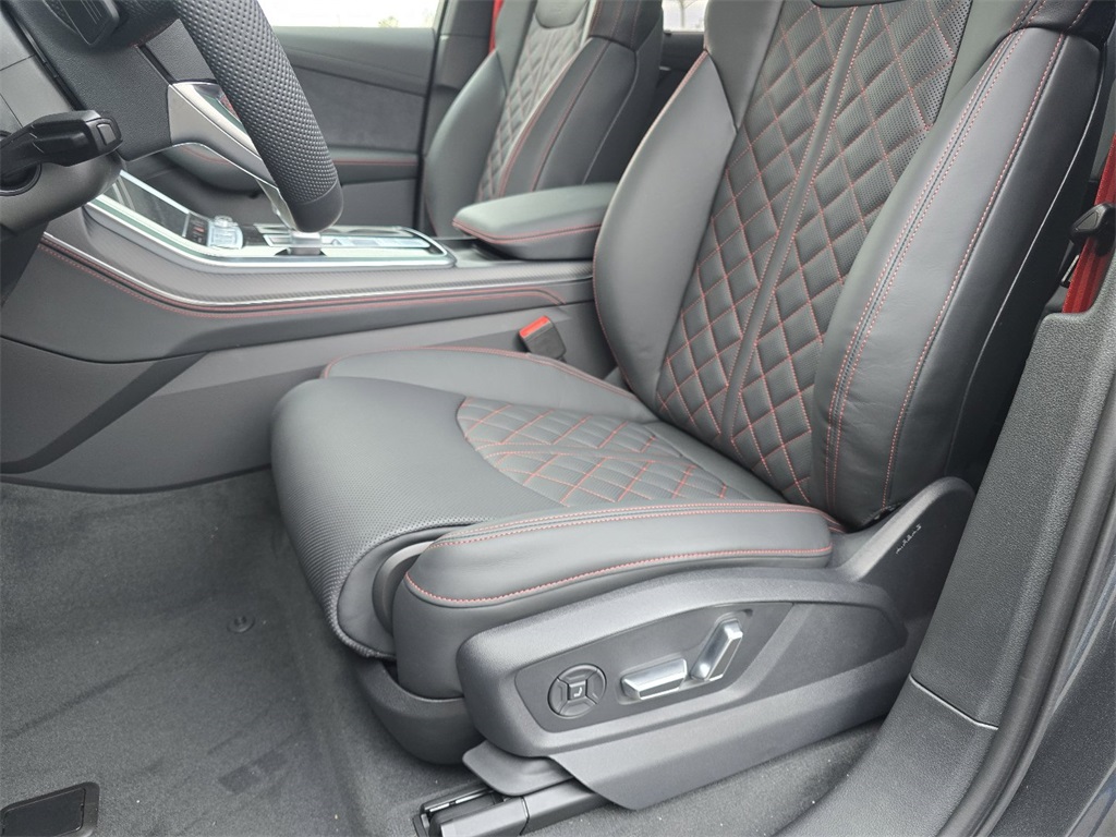 2026 Audi Q7 Prestige Image 12 of 50