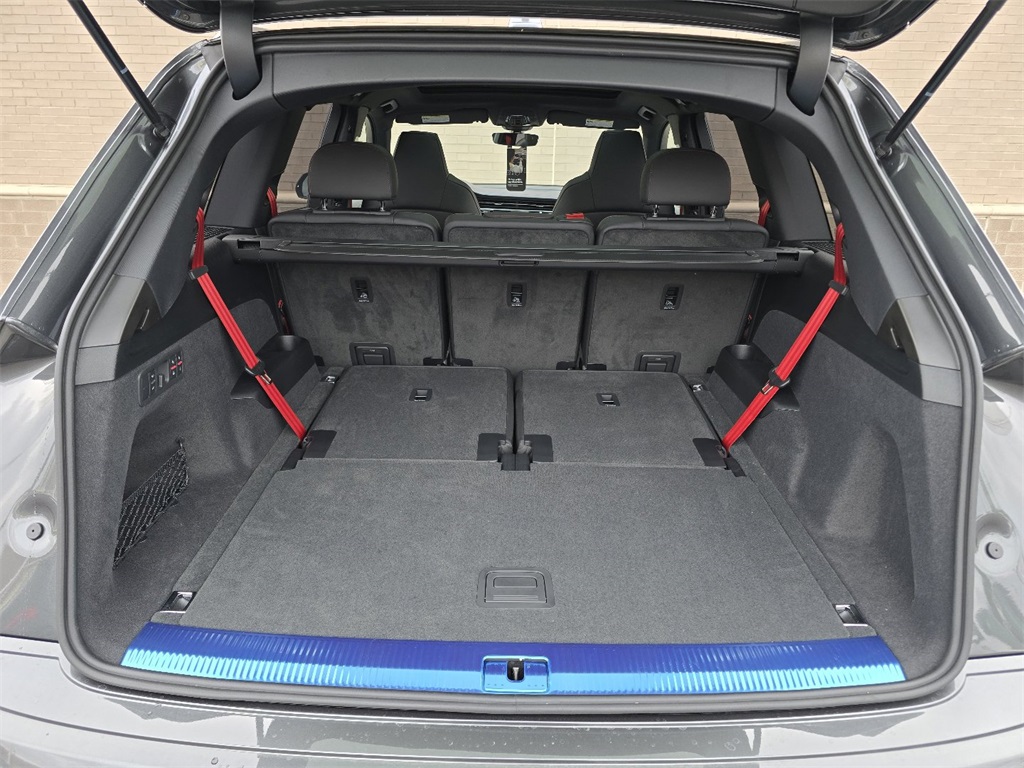2026 Audi Q7 Prestige Image 11 of 50