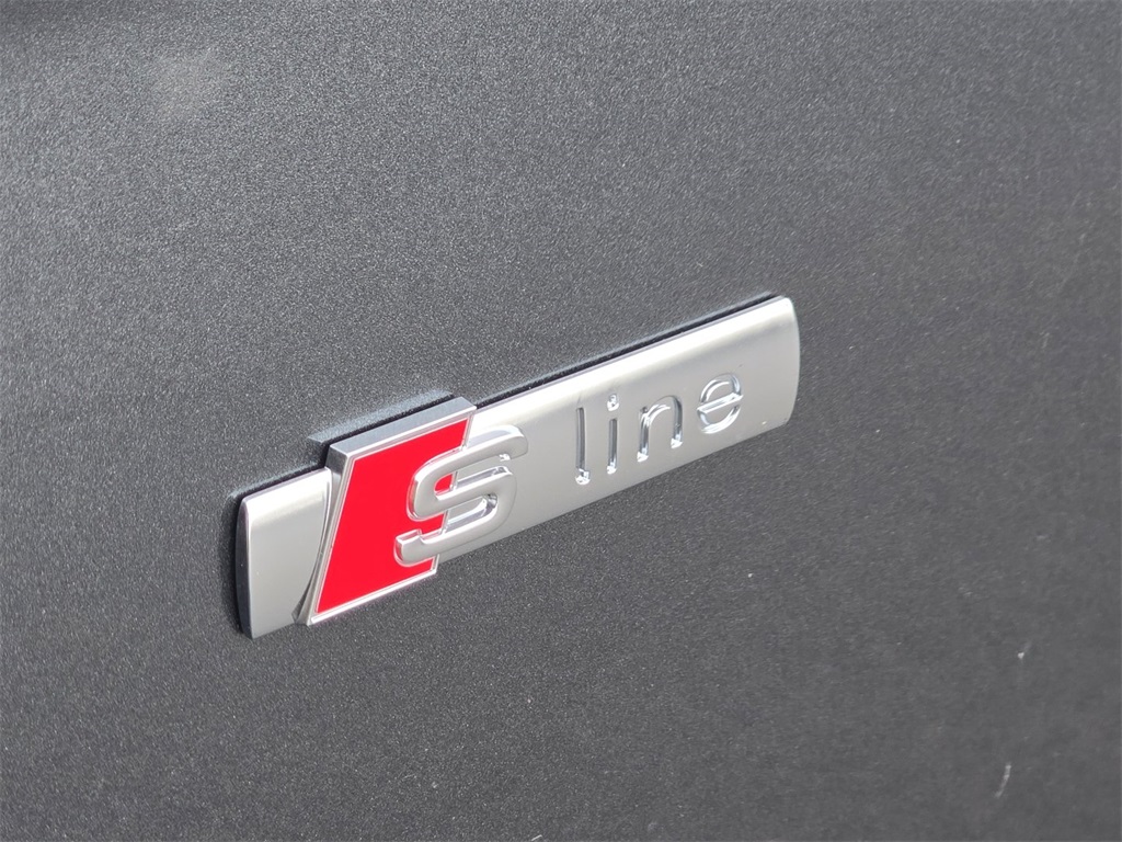 2026 Audi Q7 Prestige Image 36 of 50