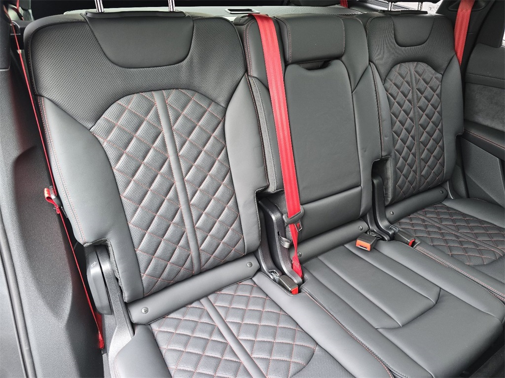 2026 Audi Q7 Prestige Image 14 of 50