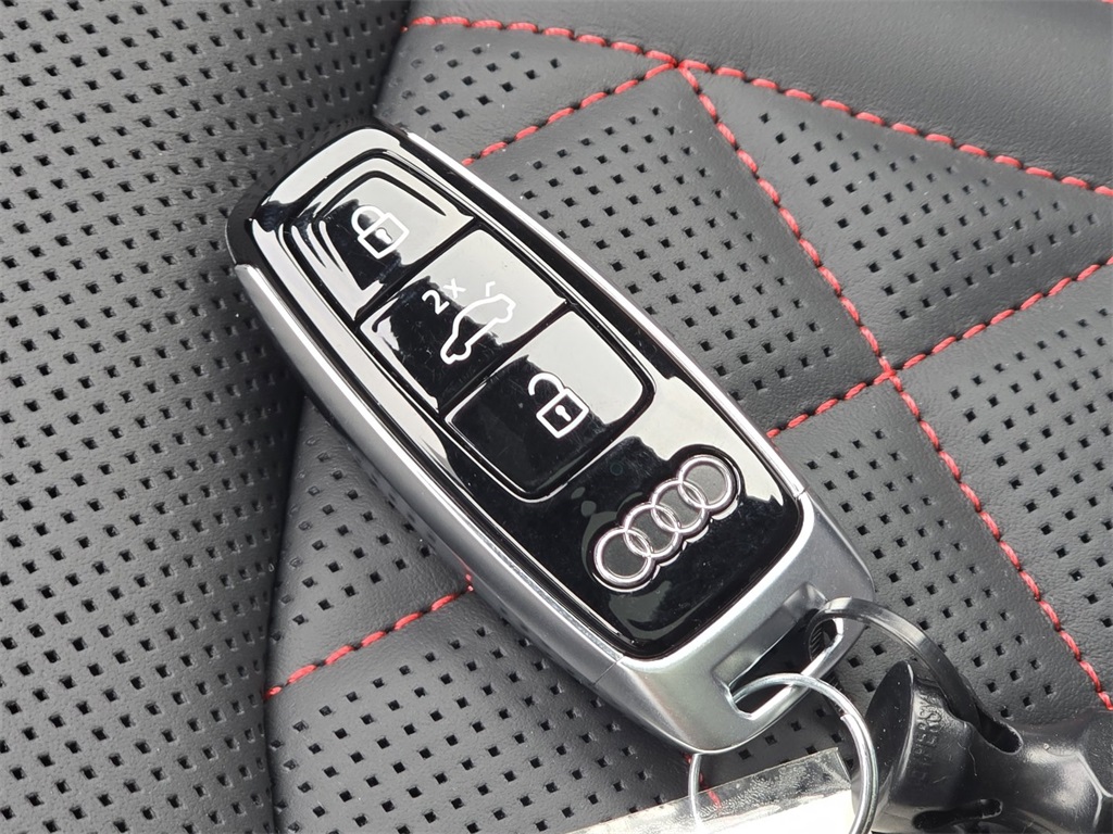 2026 Audi Q7 Prestige Image 35 of 50