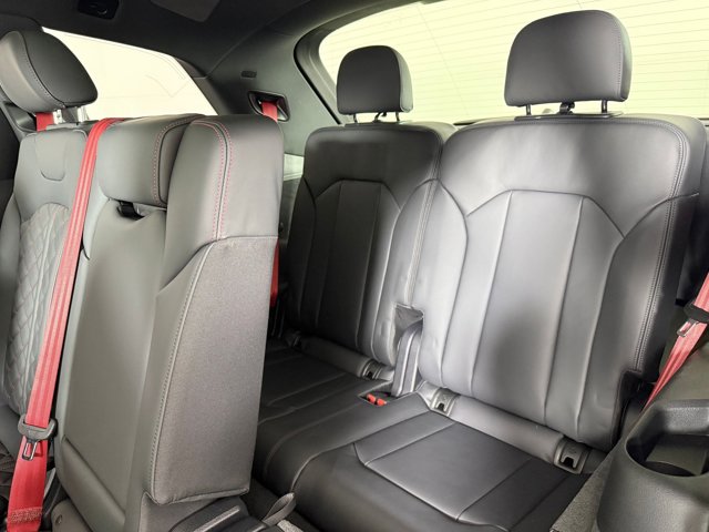 2026 Audi Q7 Prestige Image 12 of 29