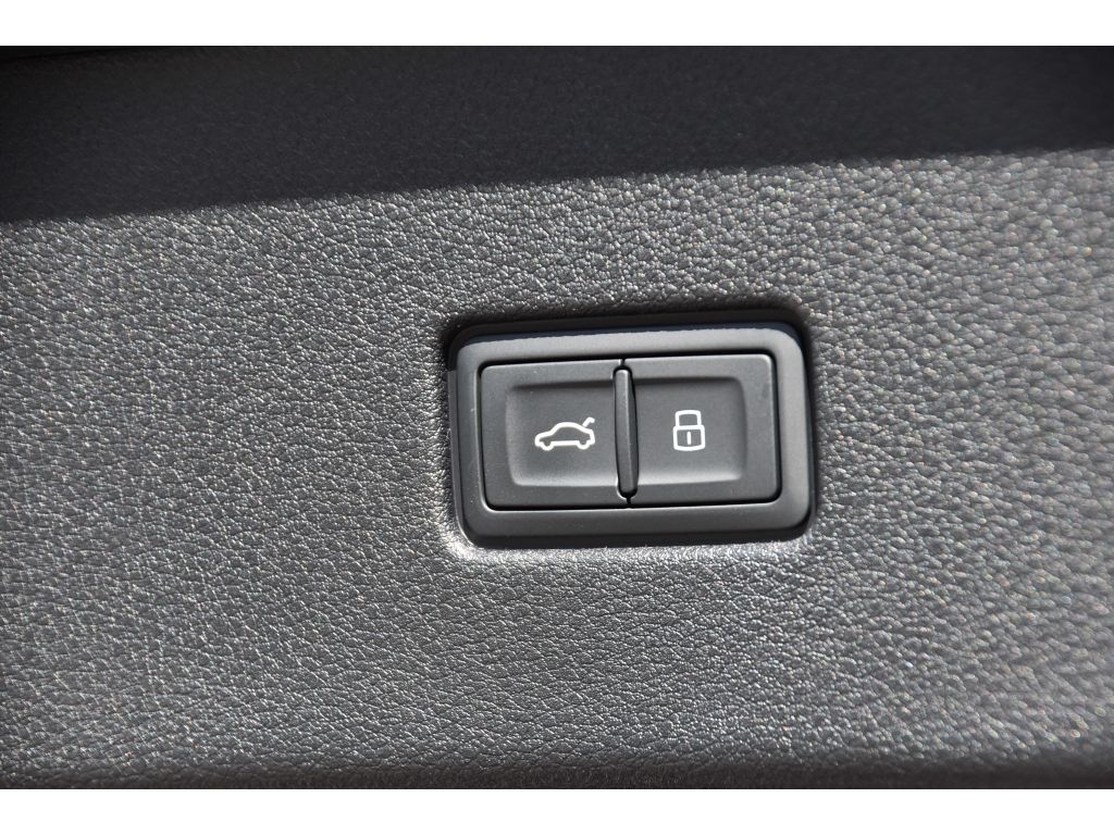 2026 Audi Q8 Prestige Image 30 of 41