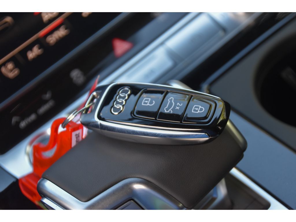 2026 Audi Q8 Prestige Image 29 of 41