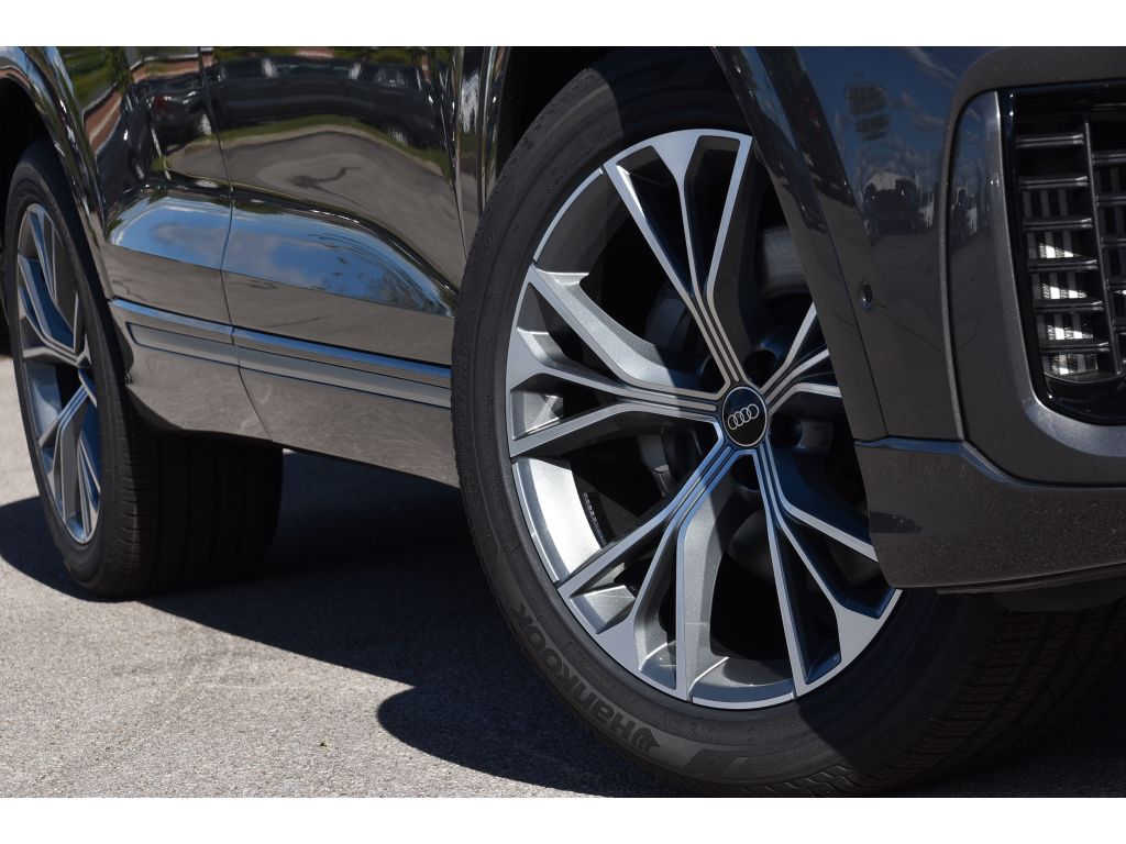 2026 Audi Q8 Prestige Image 11 of 41