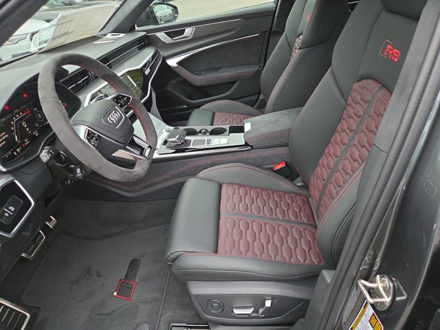 2026 Audi RS 6 Avant performance Image 6 of 11