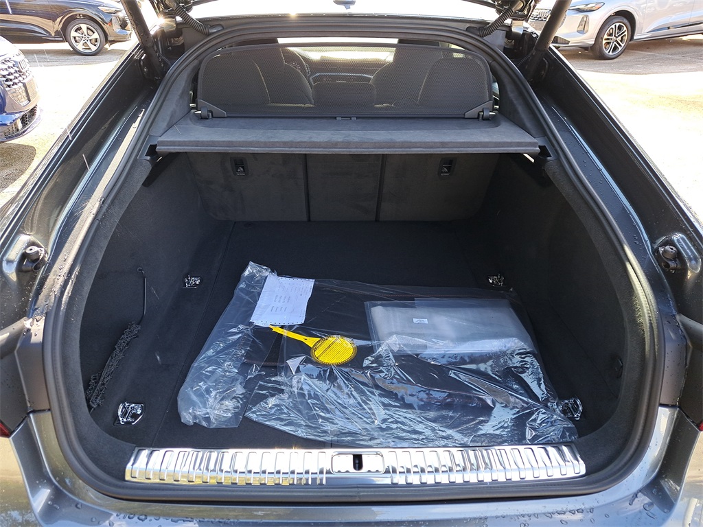 2026 Audi RS 7 Performance Image 6 of 31