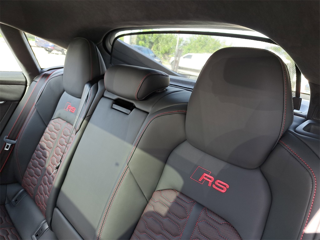 2026 Audi RS 7 Performance Image 8 of 31