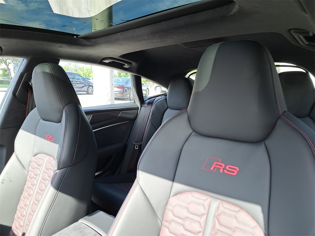2026 Audi RS 7 Performance Image 9 of 31
