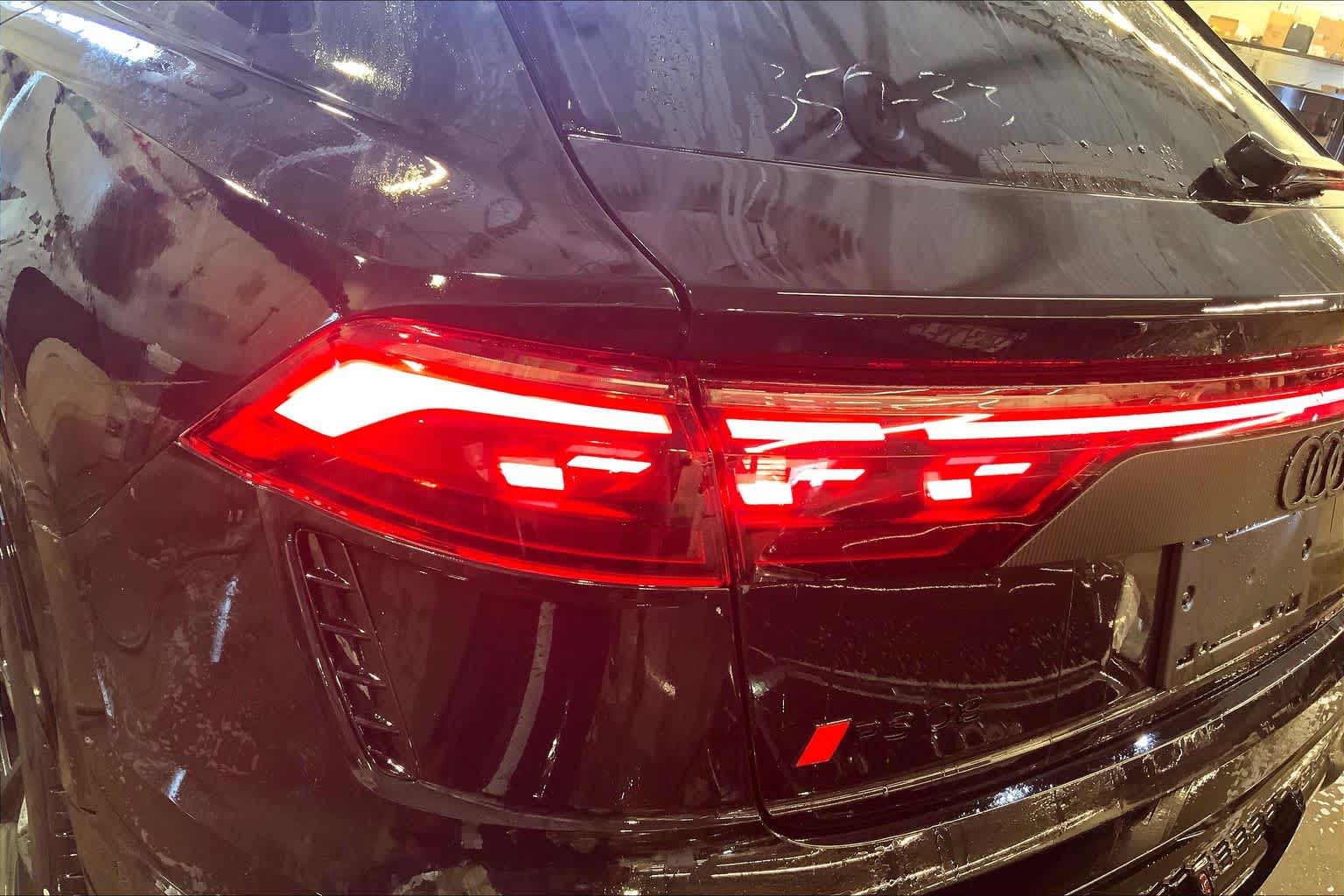 2026 Audi RS Q8 performance Image 16 of 17