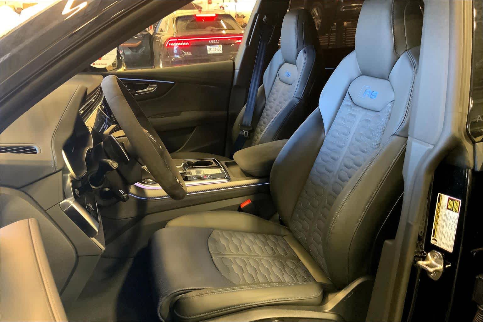 2026 Audi RS Q8 performance Image 8 of 17