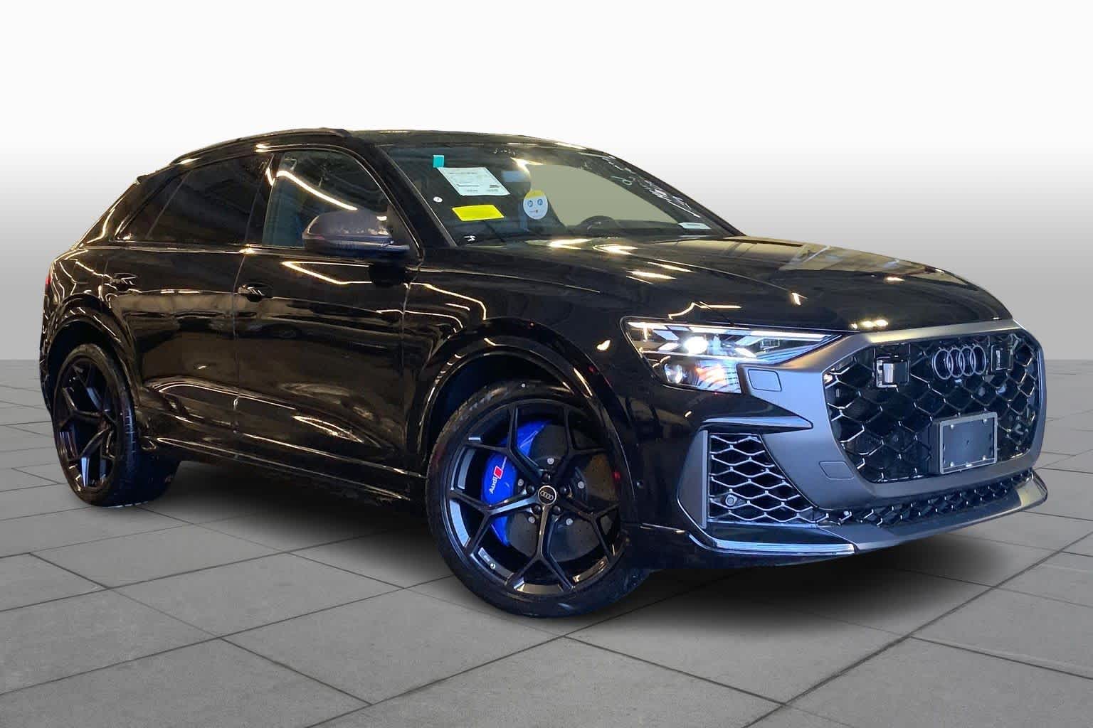 2026 Audi RS Q8 performance Image 3 of 17