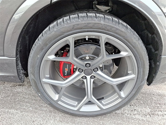 2026 Audi RS Q8 performance Image 5 of 22