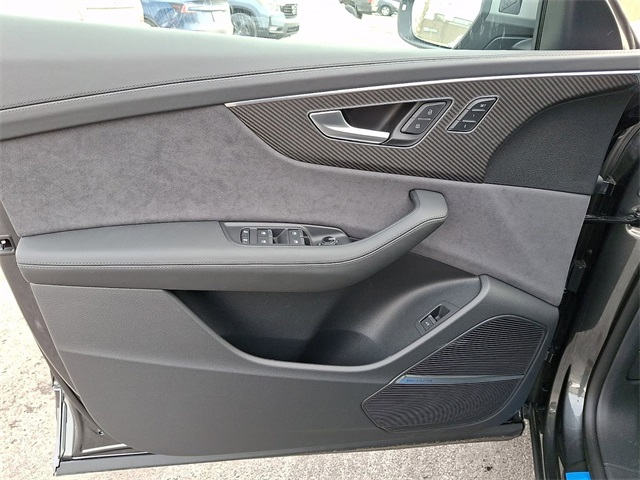 2026 Audi RS Q8 performance Image 14 of 22