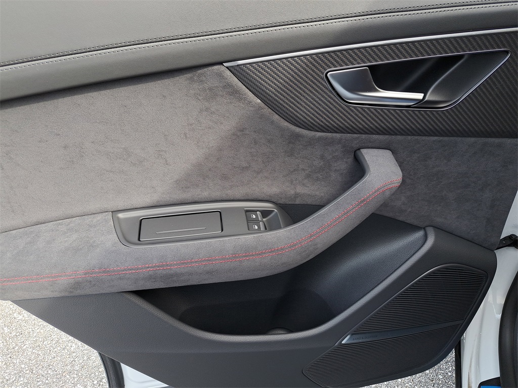 2026 Audi RS Q8 performance Image 21 of 31