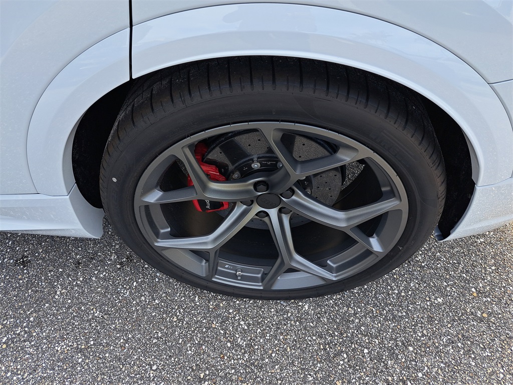 2026 Audi RS Q8 performance Image 5 of 31