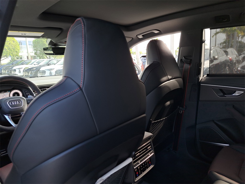 2026 Audi RS Q8 performance Image 11 of 31