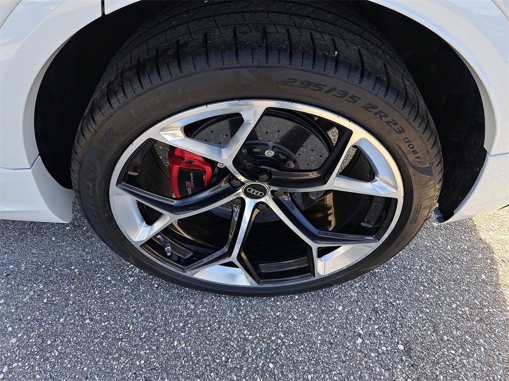 2026 Audi RS Q8 performance Image 5 of 31